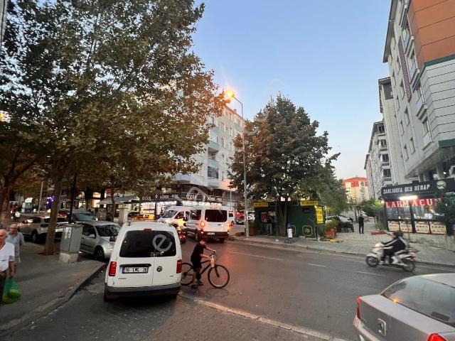 Reşadiye Mahallesinde Güvenç Taksi Durağı Civarı Satılık Daire