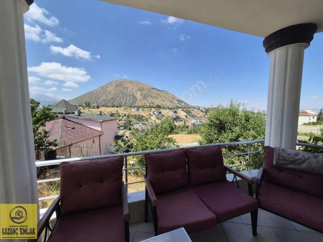 Reşadiye'de Full Manzaralı 9 Odalı Villa