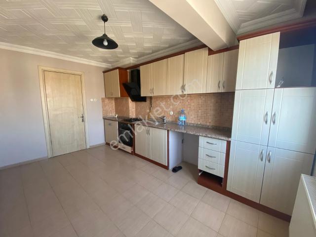 Reşatbey Mah. Belediye Konutlarında Kiralık 3+1 Daire