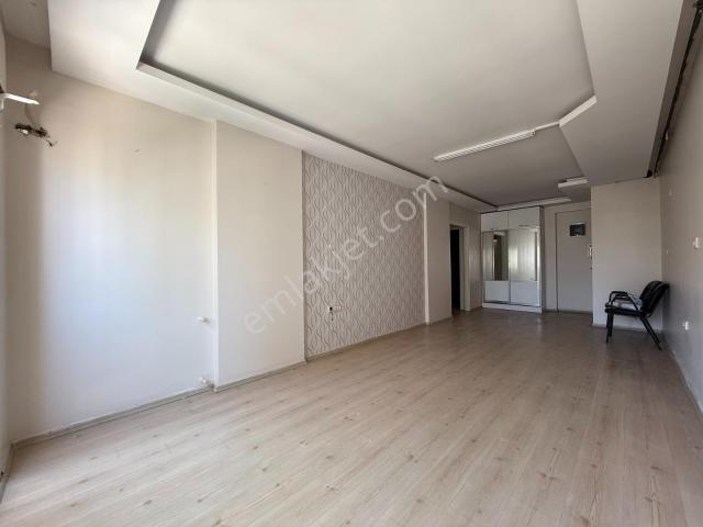 Reşatbey'de 1+1 70 M2 Kapalı Mutfak Kiralık Daire ofis