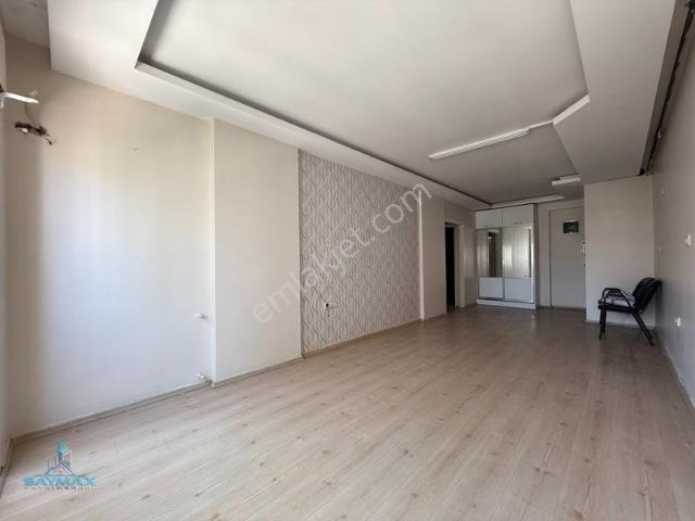 Reşatbey'de 1+1 70 M2 Kat Mülkiyetli Satılık Daire ofis