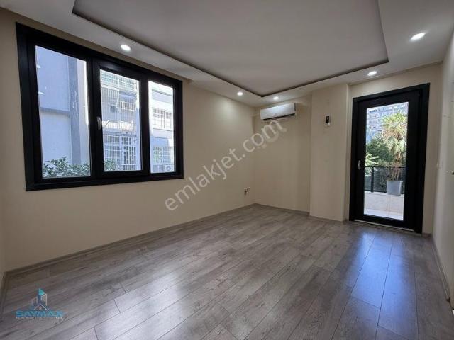 Reşatbey'de 2+1 80 M2 Kat Mülkiyetli iskanlı Satılık Daire ofis