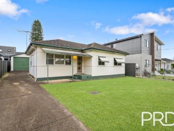 Re development Potential R3 zoned in a Prime Location!