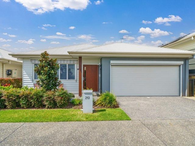 Re sale Longreef Custom 2 Bedrooms plus Study/Media Room