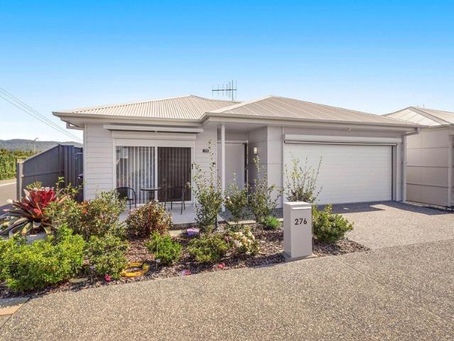Re sale Palm Beach Traditional, 2 Bedrooms plus Study/Media Room
