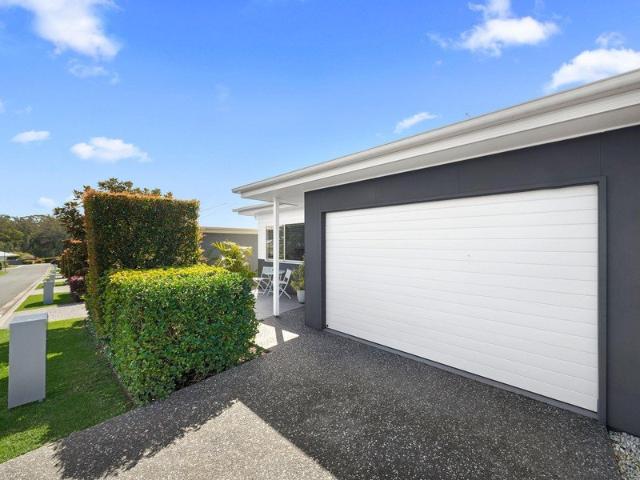Re sale Peregian Contemporary 2 Bedrooms plus Study/Media room