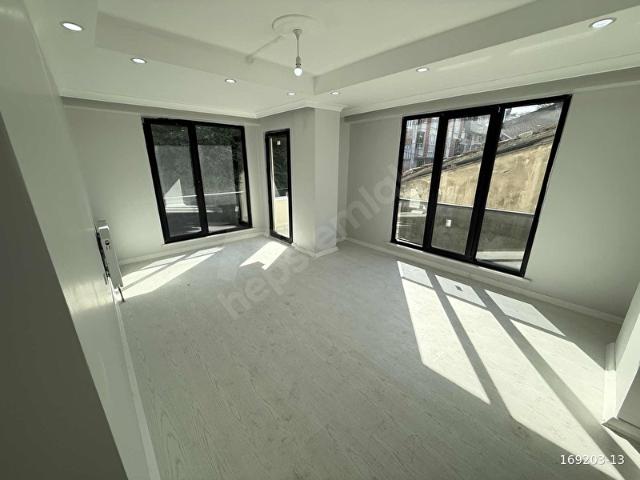 REMAK GAYRİMENKULDEN 3+1 120 M2 METRO VE CADDEYE YAKIN LÜX DAİRE