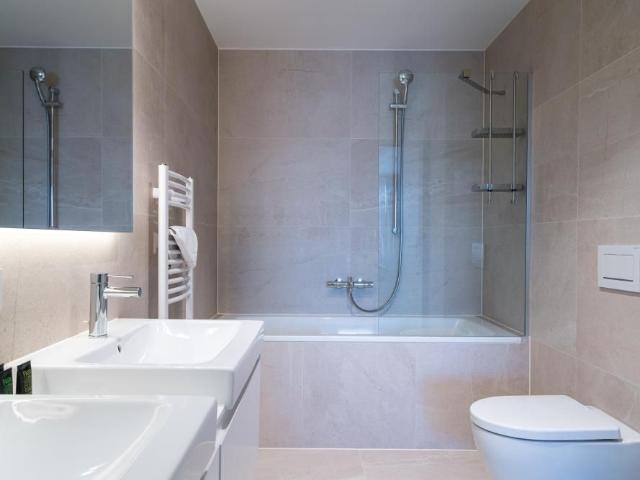 Remarkable luxury apartment with unparalleled view over Vienna from the giant balcony and fitness club access, Vienna Amsterdam Apartments for Rent
