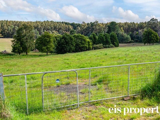 Remarkable Lifestyle Acreage