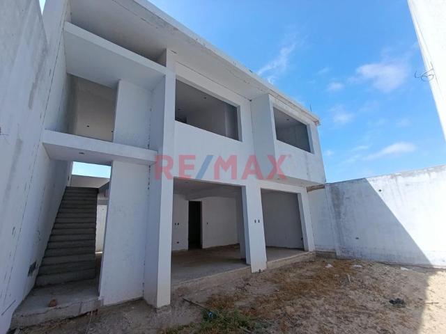 Remato Casa En Casco Gris  Ubicada En C.P. La Mariposa, Antes Del Grifo ‍♂️ 203M² Terreno  Inscrita En Rrpp Para Compra Con Banco