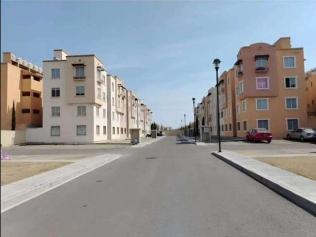 Remato departamento en fracc Real segovia Sin posesion