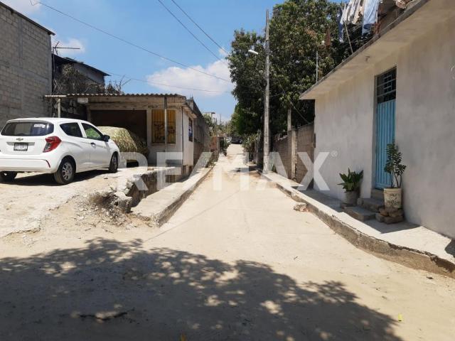 REMATO TERRENO CON CONSTRUCCIÓN EN COLONIA LA VENTA