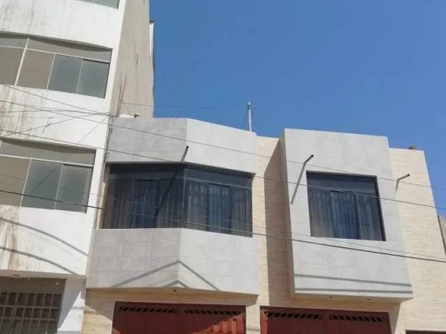 REMATO UNA CASA DE DOS PISOS EN URB. CIUDAD DEL CHOFER, EN CHICLAYO, A 5 MINUTOS DE MALL AVANTURA, USAT Y UTP