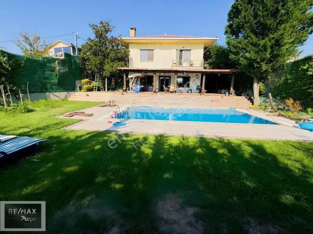 Remax7tepe'den Hüseyinli'de 750 M2 Arsa İçinde Müstakil Satılık