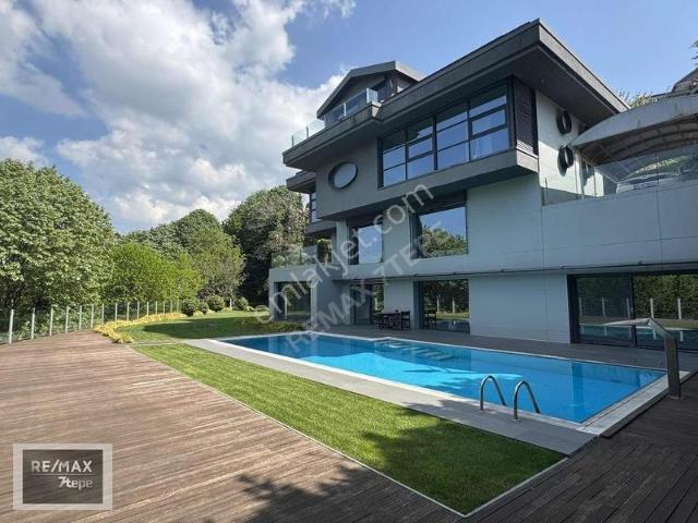 Remax 7 Tepe'den Acarkent'te Lüks Ve Doğayı Birleştiren Villa