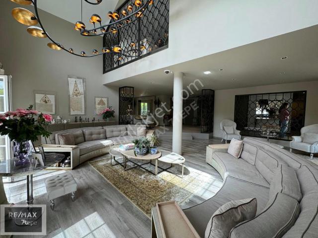 Remax 7tepe'den Beykoz Konakları'nda Oturuma Hazır Kiralık Villa