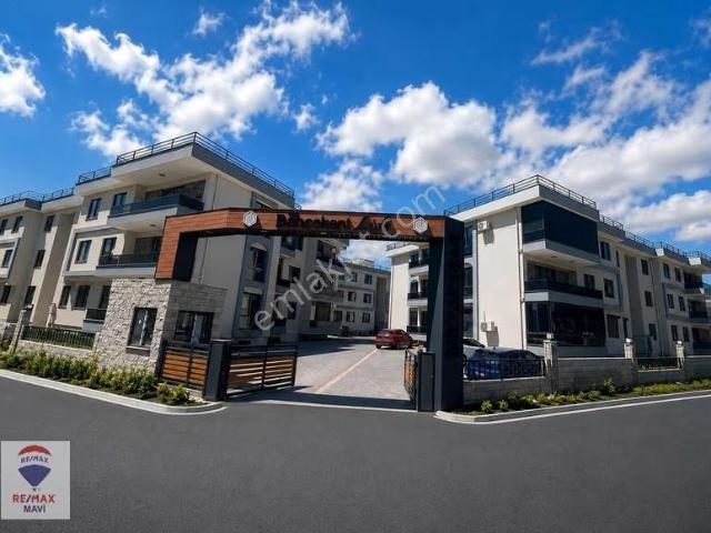 Remax 3+1 135m² Y. Isıtma Ebeveyn Banyolu 3. Kat K. Otopark Depo