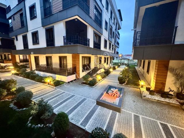 Remax Ten Beylikdüzü Kavaklı Mahallesi Yeditepe Loca Sitesi 2+1