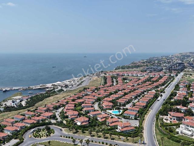 Remax Ten Deniz İstanbul Yakamoz Full Deniz Manzaralı 4+1 Villa