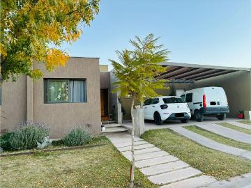 REMAX Terruños