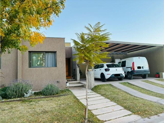 REMAX Terruños