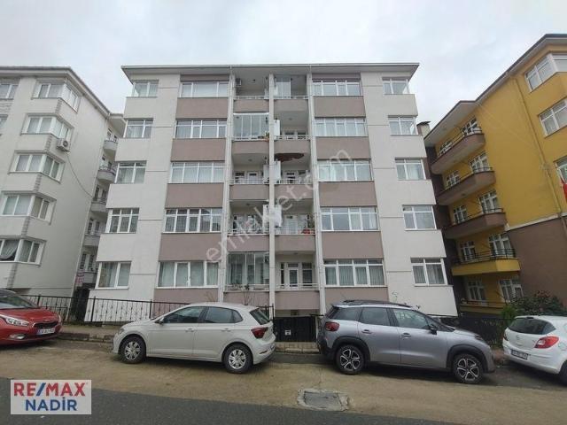 Remax Çıtlakkale'de Valilik Yanı 110 M2 2+1 Kiralık Daire