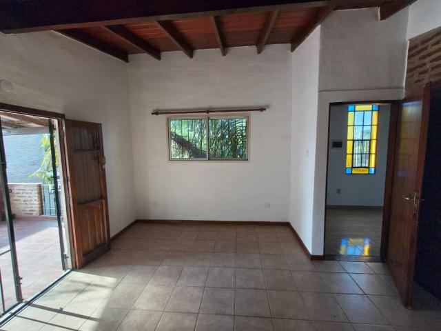 REMAX Ultra