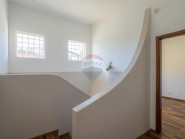 REMAX vende casa residencial e/ou comercial, com 234,62 m² de área construída, 305 m² de terreno