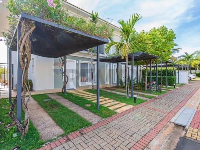 RE/MAX vende, com EXCLUSIVIDADE, excelente casa no Villaggio Shangrilá, por R$ 1.346.500,00