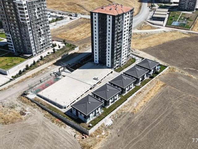 REMAX VOGUE'Çakırlarda Krediye Uygun,İskanlı,Oturuma Hazır,4+1