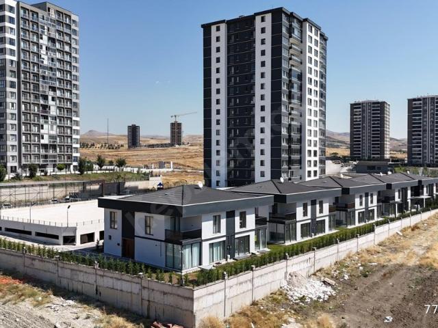 REMAX VOGUE'Çakırlarda Krediye Uygun,İskanlı,Oturuma Hazır,4+1