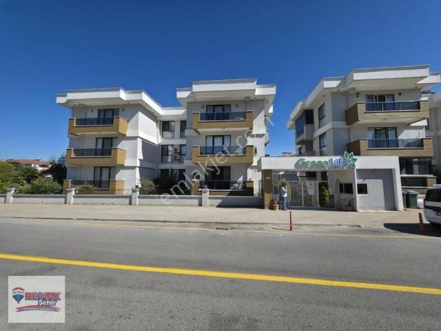 Remax Yalova Adnan Mendereste Satılık 3+1 Bahçe Katı