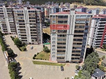 Remax Yeni´den Tavşantepe Mahallesinde Satılık 4+1 Geniş Daire