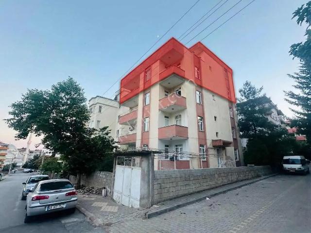 Remax Yeni Gayrimenkul'den Kiralık Geniş 3+1