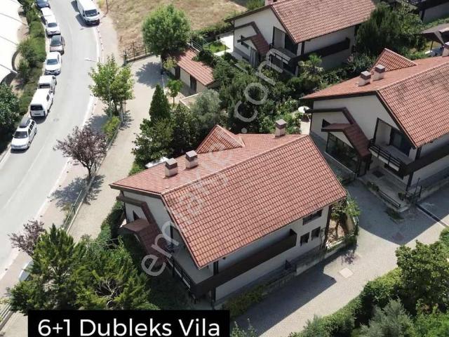 Remax Advanatage'tan Defne Evlerinde Satılık 6+1 Dubleks Villa