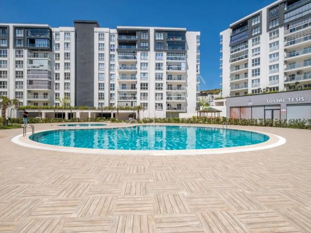 Remax Advantage'tan Shu 09 Da Havuz Manzararalı Köşe Tip Daire