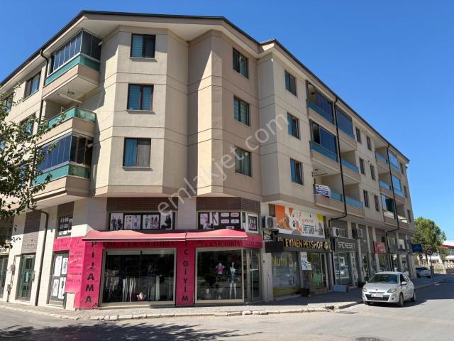 Remax Advantage 'tan Koç İlköğretim Okuluna Yakın Satılık Daire