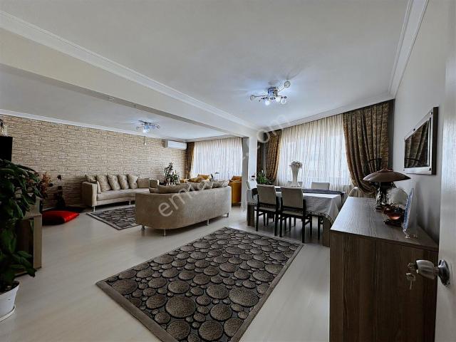 Remax Advantage'dan Caddeüstü Yenilenmiş 120m2 2+1