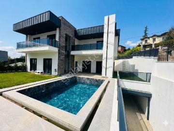 Remax Advantage'dan Bademli'de Müstakil Havuzlu Kapalı Garajlı