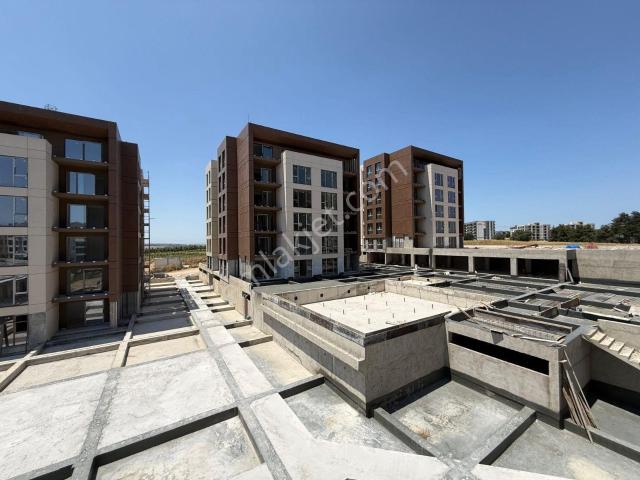 Remax Advantageden Balata Komşu M.çavuşta Sade Yeşilde 3+1 Dair
