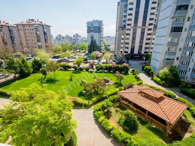 Remax Advantage'n Yüzüncüyıl Site İçi Metroya Yakın Arakat 3+1
