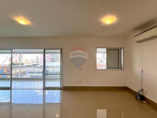 REMAX aluga apartamento 157 m², com 3 suítes 1 master c/ closet, lavabo, escritório, varanda gourmet, 3 vagas, no Privilege Liceu, no Taquaral