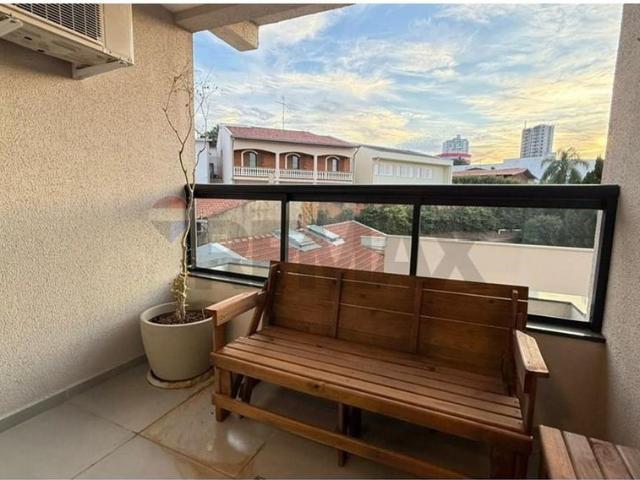 RE/MAX Aluga Apartamento Mobiliado de 2 dormitórios em Valinhos TOTAL: R$ 3.907,50