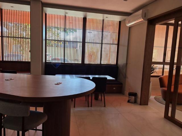 RE/MAX Aluga apartamento no miolo do Cambuí, por R$ 3.500,00 mensais