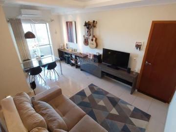 REMAX Aluga Apto 2 quartos, 1 suíte, 3 banheiros, 1 vaga coberta, sala com varanda Pq Itália