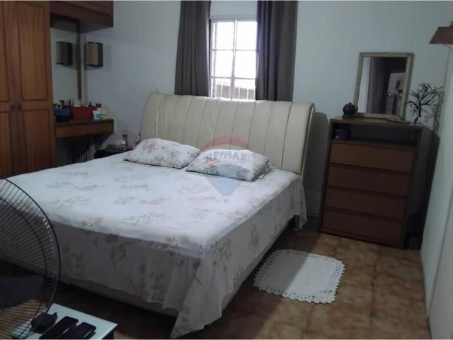 RE/MAX aluga casa residencial 3 dormitórios 2 banheiros 1 suíte 3 vagas de garagem Jardim Nova Europa R$ 7.690 Campinas, SP
