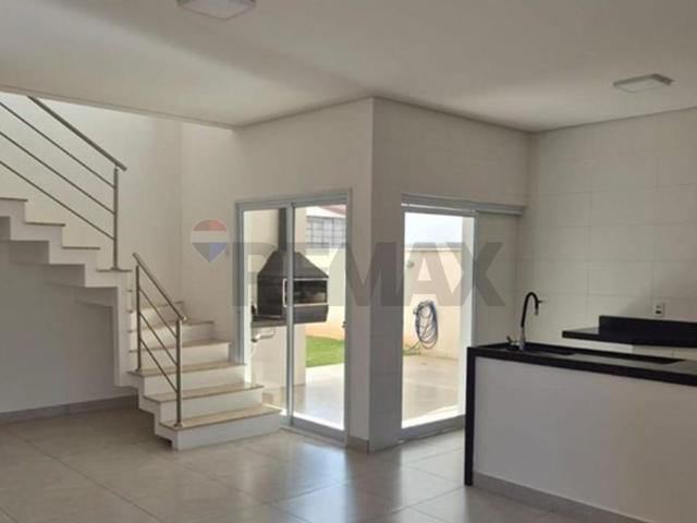 RE/MAX ALUGA Casa Térrea, Condominio Porto do Sol, 213m², 3 suítes, 4 vagas, R$ 6.300,00 Valinhos /SP