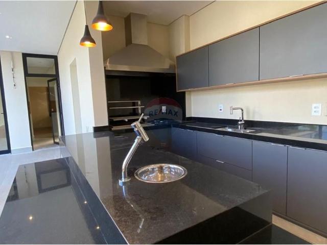 RE/MAX Aluga Linda Casa Lot. Alphaville 4 suítes 370m2 R$ 18.950,00 Campinas SP