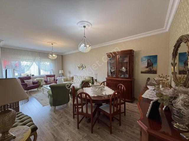 Remax Alyadan Beylikdüzü Barış Mh.bektek Sit. 3+1 Satılık Daire