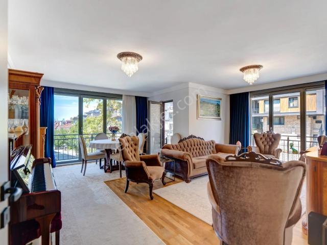 Remax Anı 'dan Burhaniye 'de Ultra Lüks Satılık 4+1 Daire